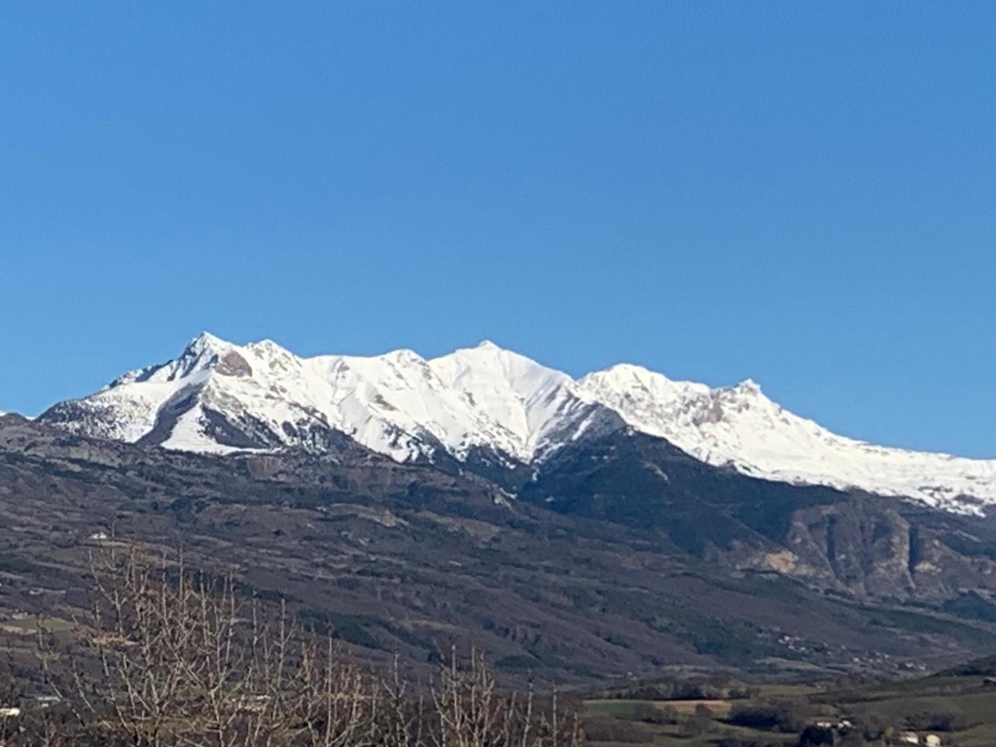 T4 Vue Imprenable Montagnes Et Ville غاب المظهر الخارجي الصورة